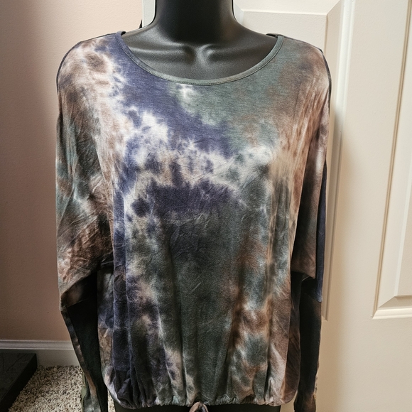 VENUS Tops - VENUS Earthy Tie-Dye Cold Shoulder Long Sleeve Top With Grommet Sleeves